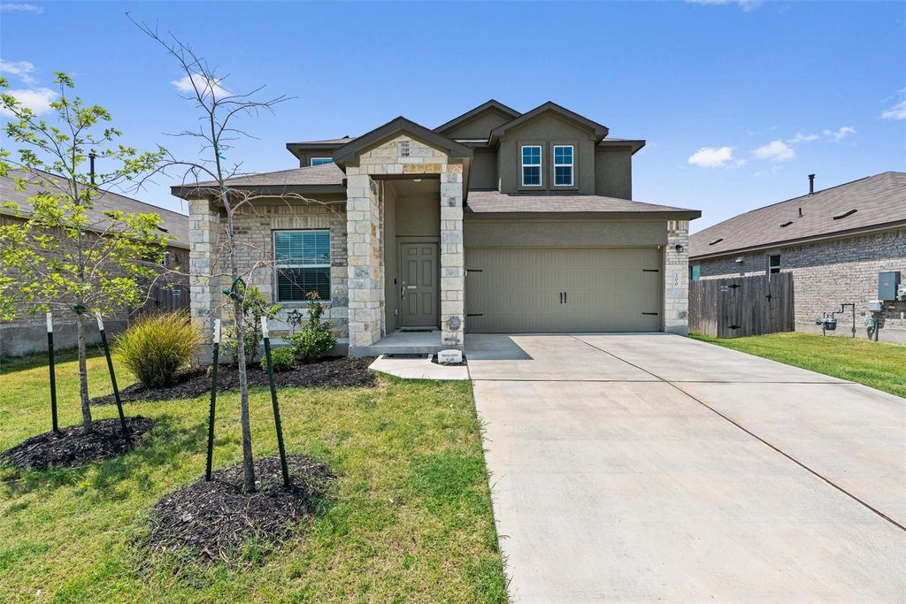 200 Montego ST, Hutto, TX 78634