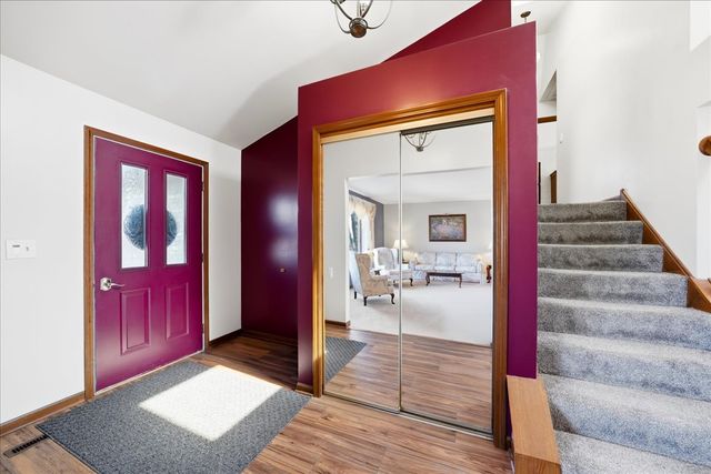 916 W JOLIET Highway, New Lenox, IL 60451