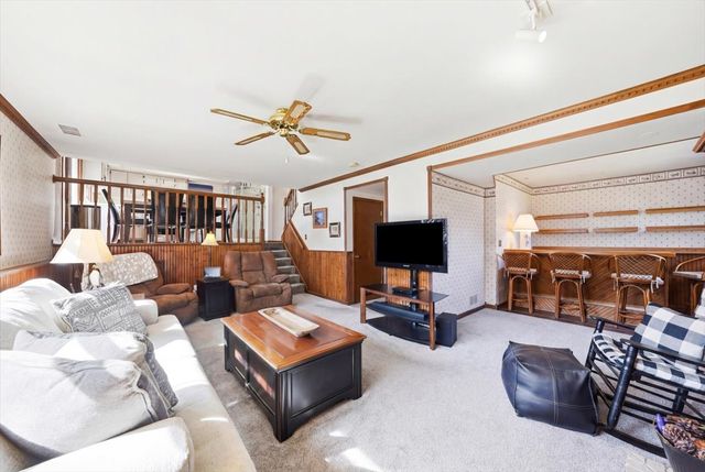 916 W JOLIET Highway, New Lenox, IL 60451