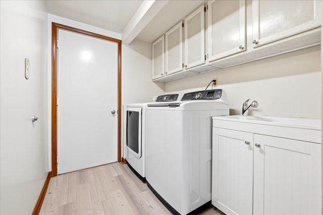 916 W JOLIET Highway, New Lenox, IL 60451