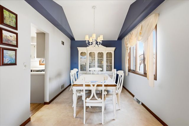 916 W JOLIET Highway, New Lenox, IL 60451