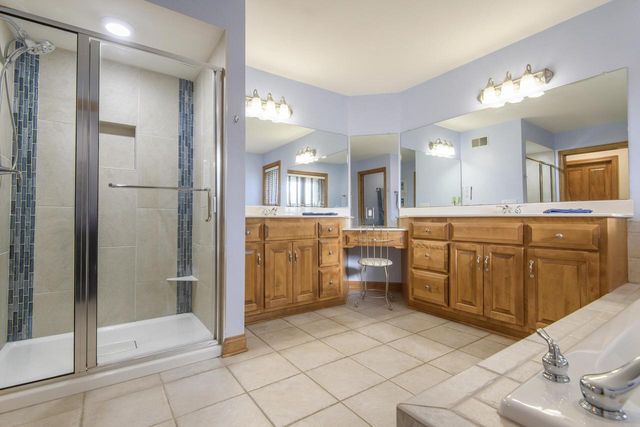 18840 Saratoga COURT, Brookfield, WI 53045