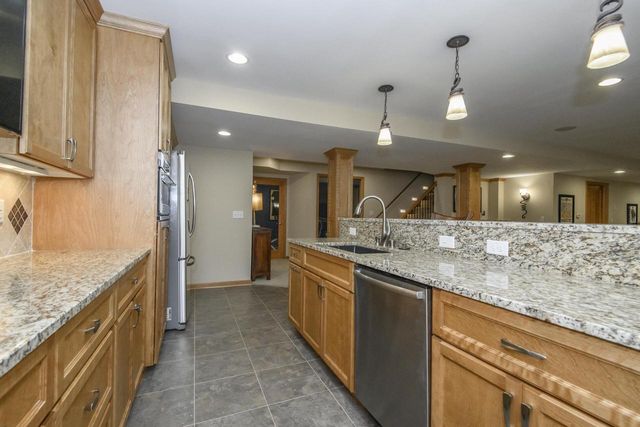 18840 Saratoga COURT, Brookfield, WI 53045