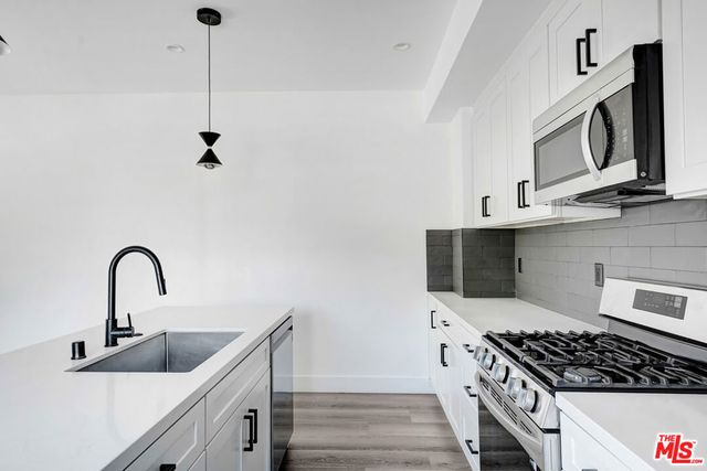 21719 Hart Street, Canoga Park, CA 91303