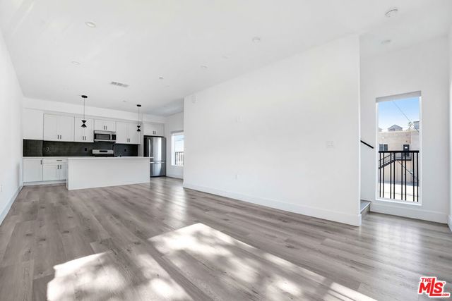 21719 Hart Street, Canoga Park, CA 91303