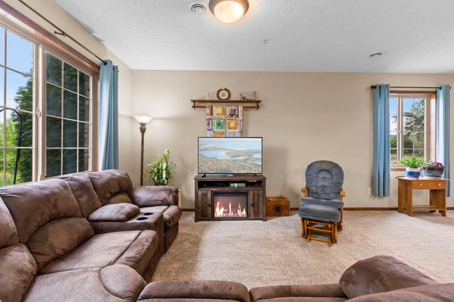155 Stallion Lane, Circle Pines, MN 55014