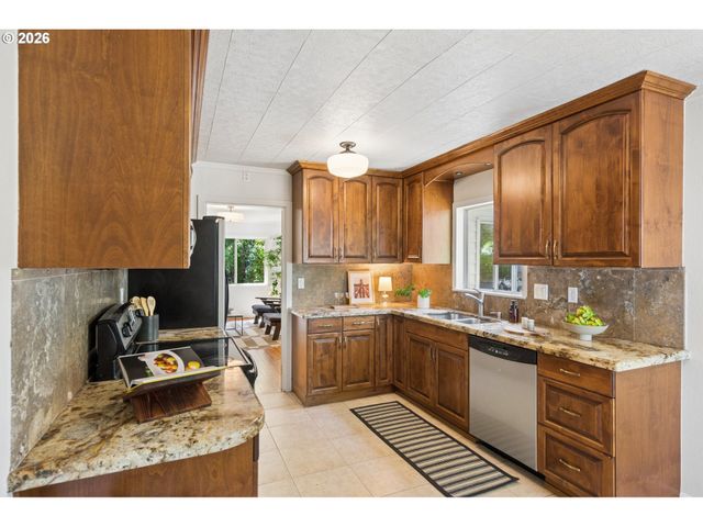 7522 N DWIGHT Ave, Portland, OR 97203