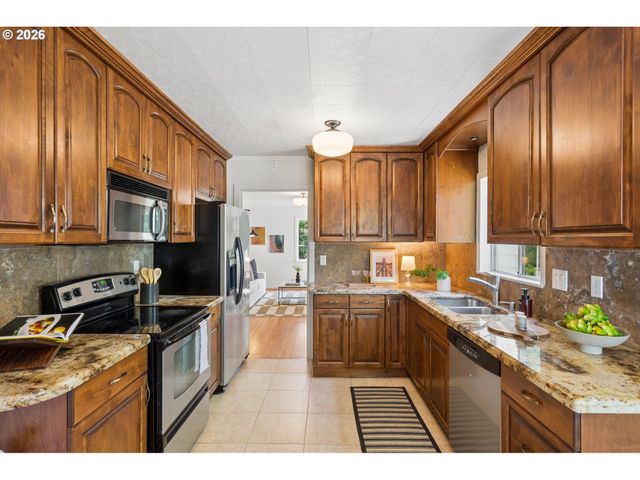 7522 N DWIGHT Ave, Portland, OR 97203
