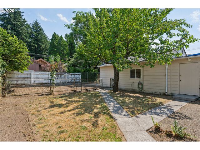 7522 N DWIGHT Ave, Portland, OR 97203