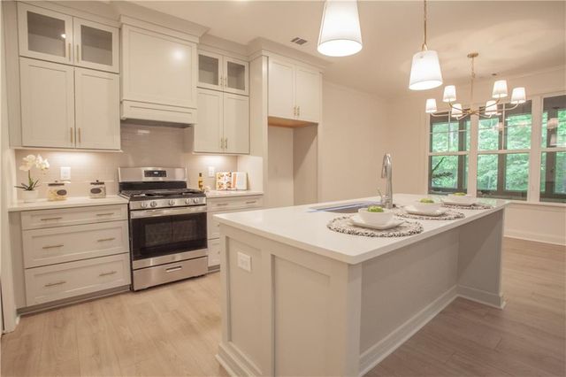 334 Maple View Drive, Carrollton, GA 30117