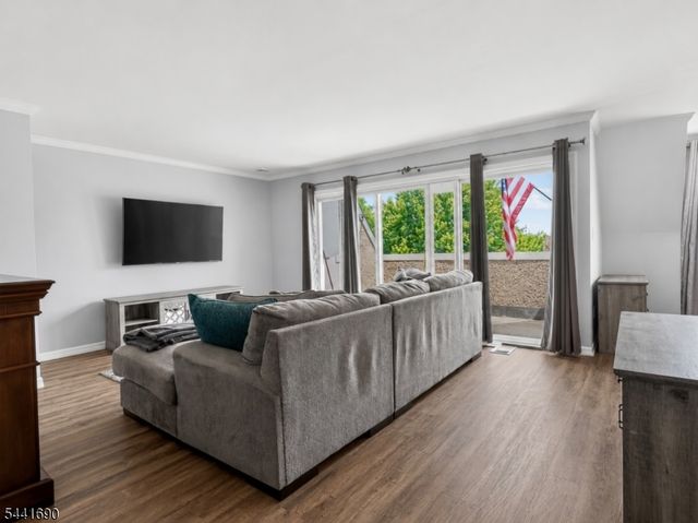 466 Pompton Ave F, Cedar Grove Twp., NJ 07009