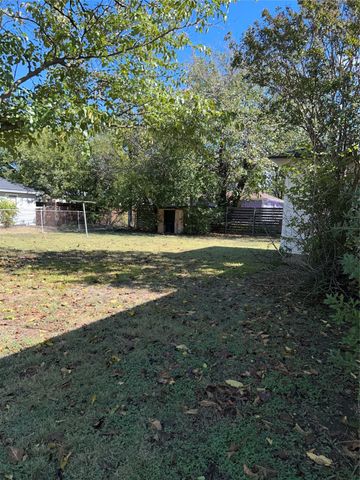 3435 Poinsettia Drive, Dallas, TX 75211