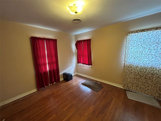 3435 Poinsettia Drive, Dallas, TX 75211