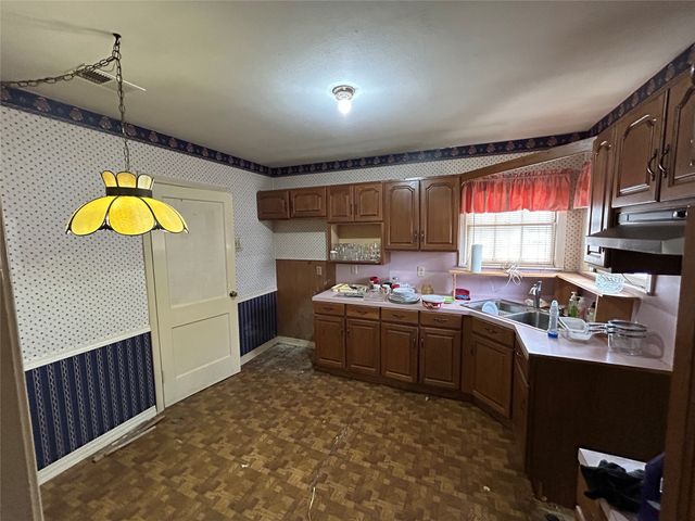 3435 Poinsettia Drive, Dallas, TX 75211