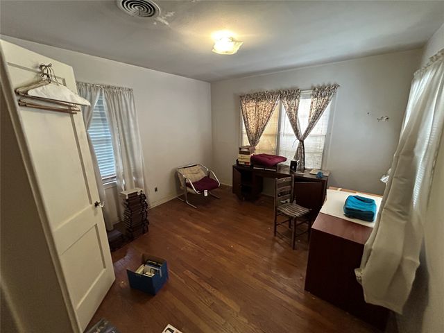 3435 Poinsettia Drive, Dallas, TX 75211