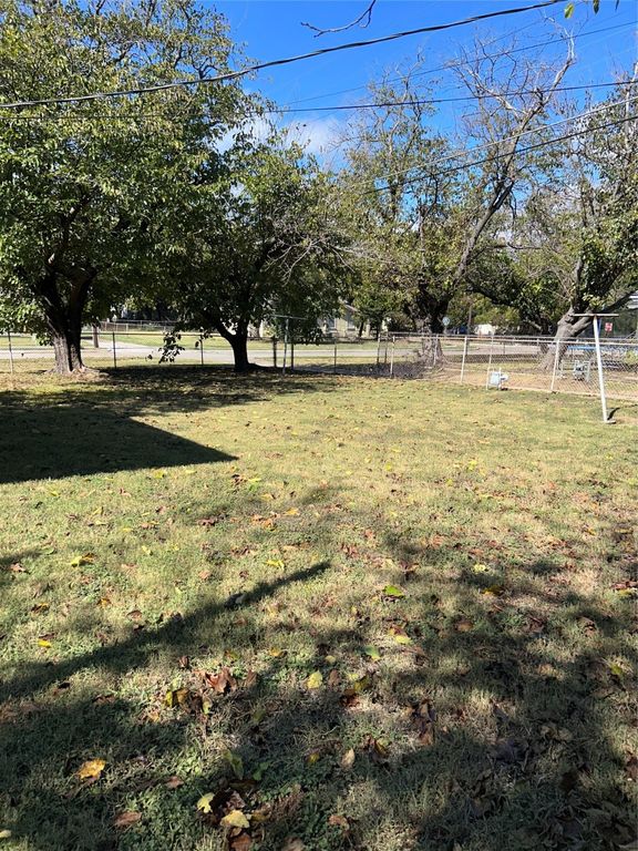 3435 Poinsettia Drive, Dallas, TX 75211