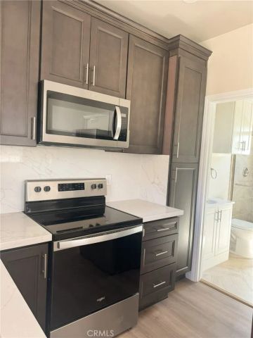 18556 Bryant, Northridge, CA 91324