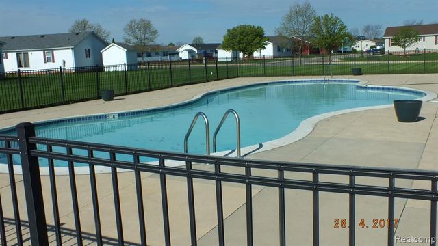 923 Stevens Trail, Monroe, MI 48161