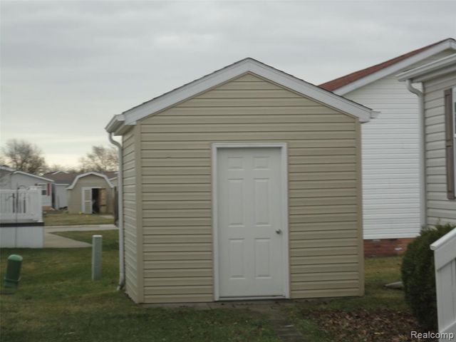 923 Stevens Trail, Monroe, MI 48161