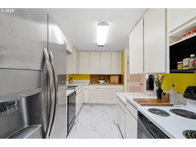 6521 GLEN ECHO Ave, Gladstone, OR 97027