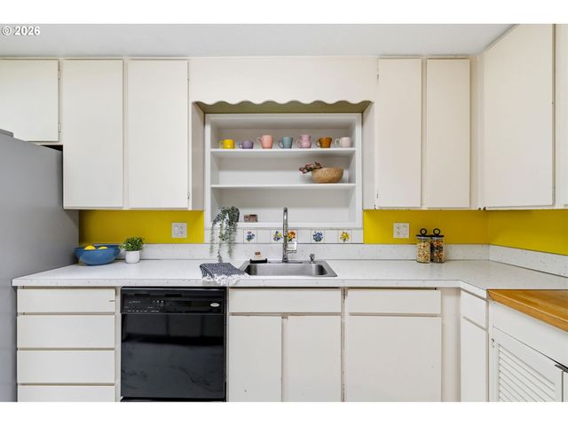 6521 GLEN ECHO Ave, Gladstone, OR 97027