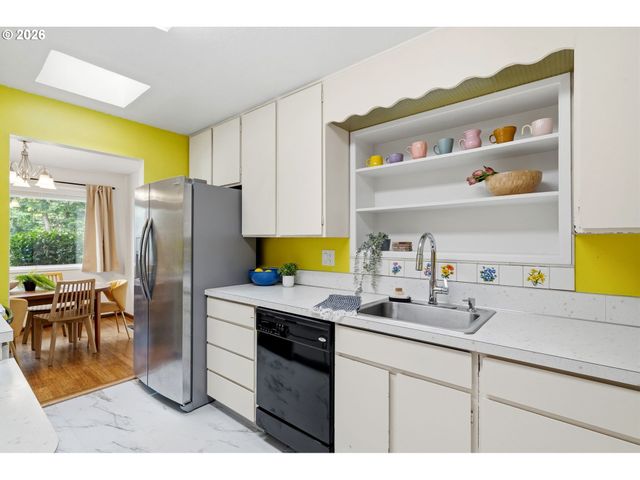 6521 GLEN ECHO Ave, Gladstone, OR 97027