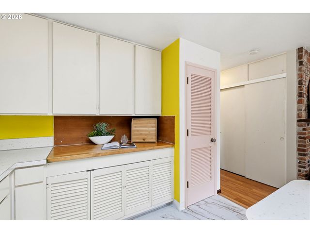 6521 GLEN ECHO Ave, Gladstone, OR 97027