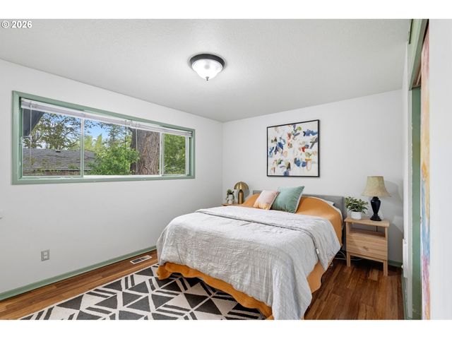 6521 GLEN ECHO Ave, Gladstone, OR 97027