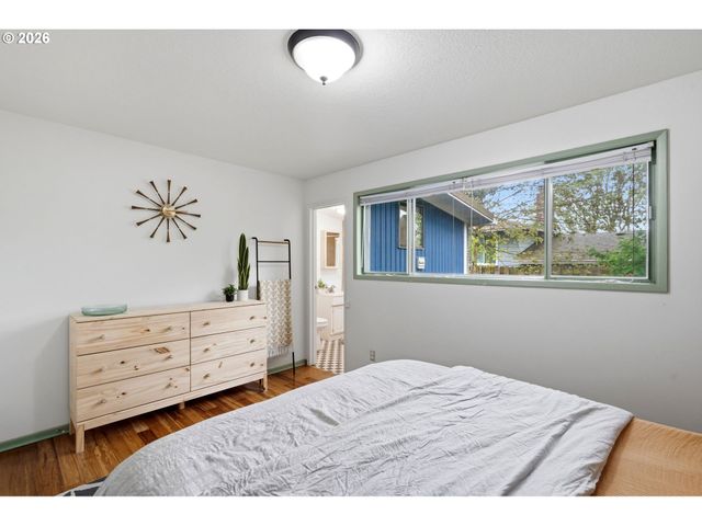 6521 GLEN ECHO Ave, Gladstone, OR 97027