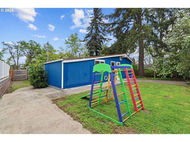 6521 GLEN ECHO Ave, Gladstone, OR 97027