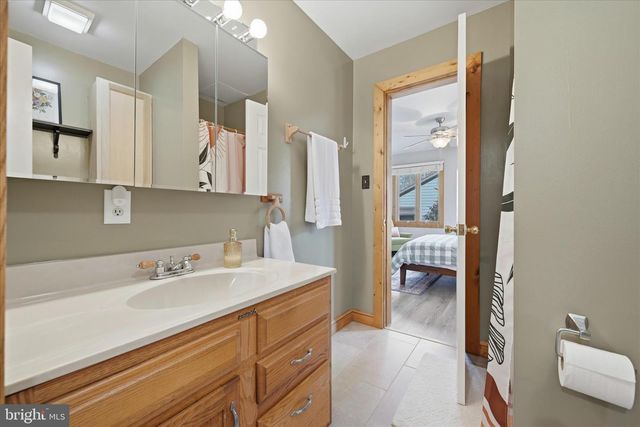 325 FOX RIDGE DR, Strasburg, VA 22657