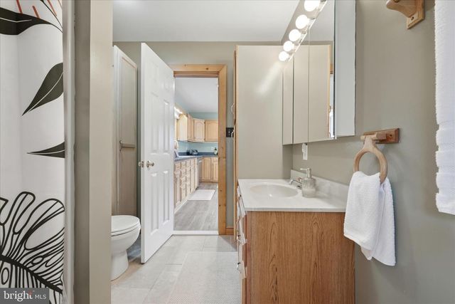 325 FOX RIDGE DR, Strasburg, VA 22657