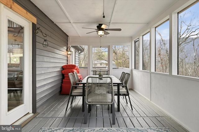 325 FOX RIDGE DR, Strasburg, VA 22657