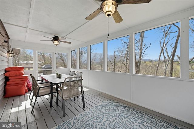 325 FOX RIDGE DR, Strasburg, VA 22657