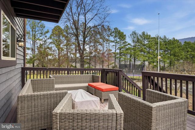 325 FOX RIDGE DR, Strasburg, VA 22657