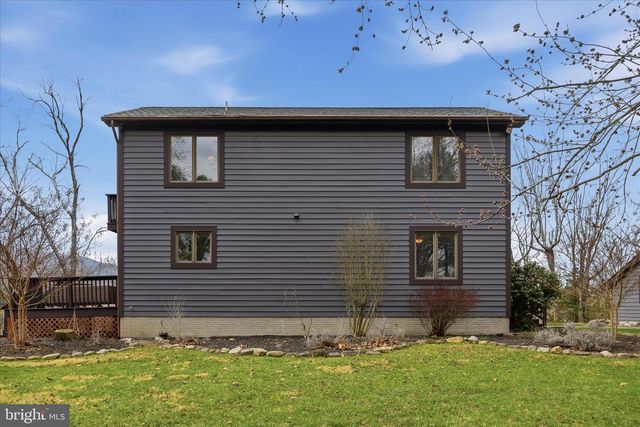 325 FOX RIDGE DR, Strasburg, VA 22657