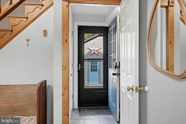 325 FOX RIDGE DR, Strasburg, VA 22657