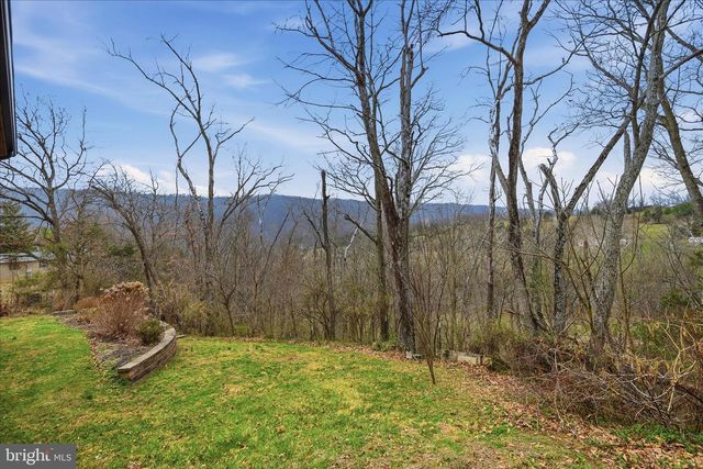 325 FOX RIDGE DR, Strasburg, VA 22657