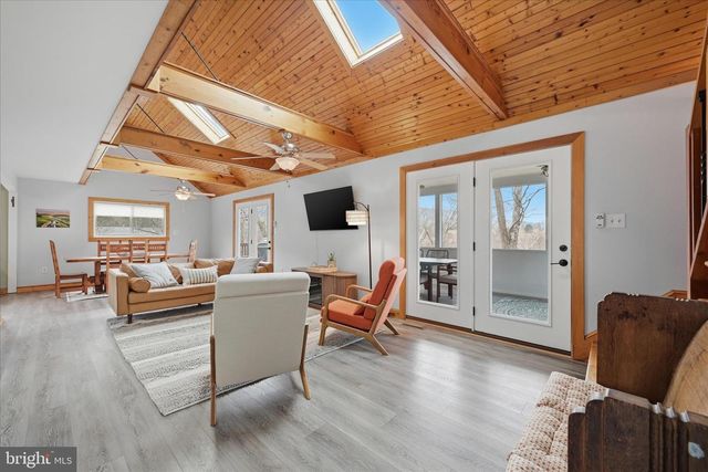 325 FOX RIDGE DR, Strasburg, VA 22657