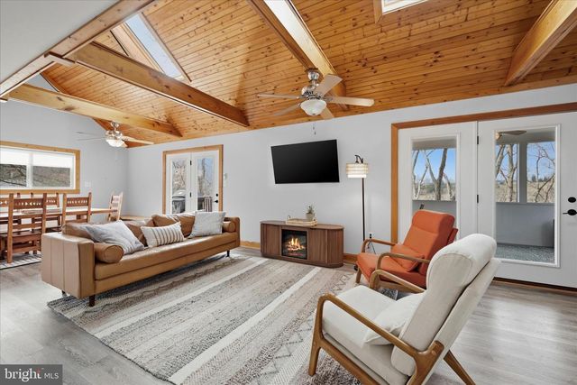 325 FOX RIDGE DR, Strasburg, VA 22657