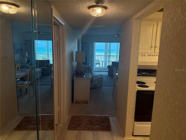 1400 TARPON CENTER DRIVE 202, Venice, FL 34285