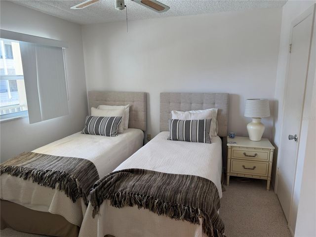 1400 TARPON CENTER DRIVE 202, Venice, FL 34285