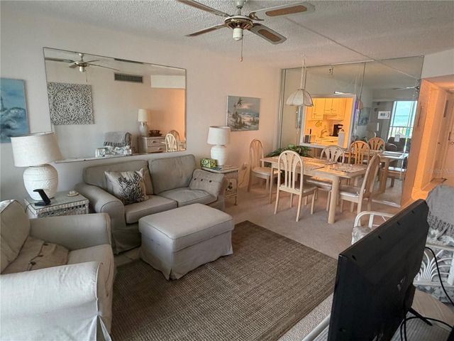 1400 TARPON CENTER DRIVE 202, Venice, FL 34285
