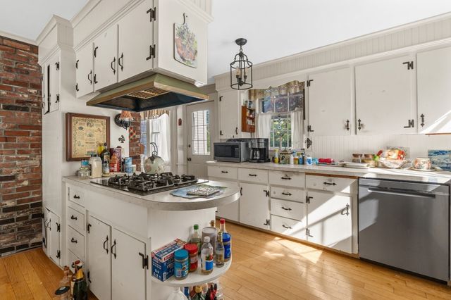 278 Main St, Kingston, MA 02364
