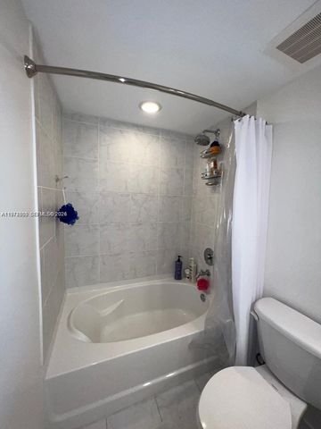 950 Brickell Bay Dr 3105, Miami, FL 33131