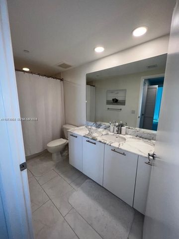 950 Brickell Bay Dr 3105, Miami, FL 33131