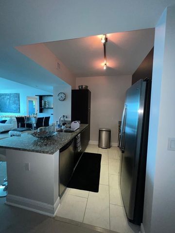 950 Brickell Bay Dr 3105, Miami, FL 33131