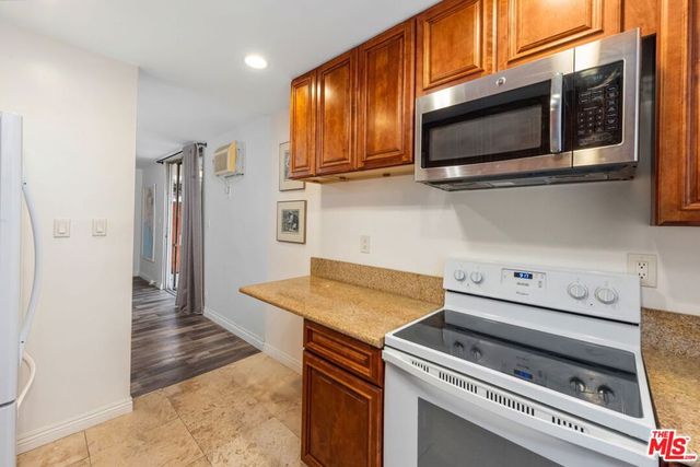 320 S Gramercy Place 105, Los Angeles, CA 90020