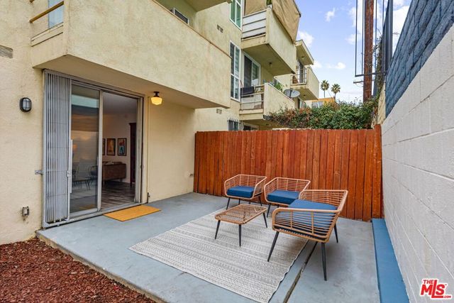 320 S Gramercy Place 105, Los Angeles, CA 90020