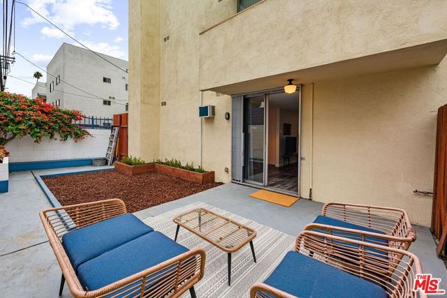 320 S Gramercy Place 105, Los Angeles, CA 90020